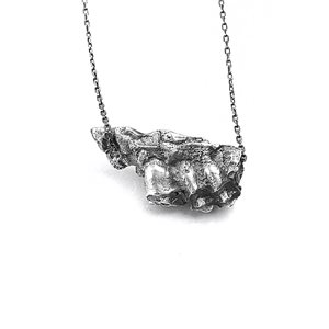 JAW PENDANT